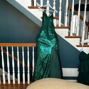 green prom dress, never worn, size 4